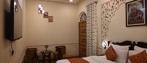 Soundproofing, free WiFi, bed sheets