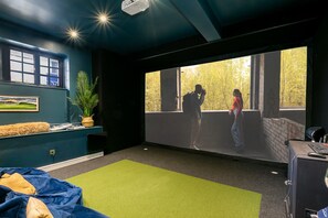 Interior - Beautiful 5-Bedroom Home with Cinema & Games Room (Marsh Gibbon)