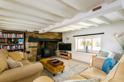 Beautiful 5-Bedroom Home with Cinema & Games Room