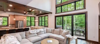 Riverfront Luxury at South Peak, Hot Tub, Fire Pit, Sleeps 14