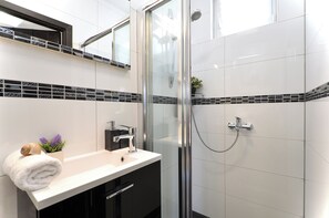 Hair dryer, towels, soap, toilet paper - Spalato Imperium- lovely apartment with big terrace and free bikes (Split)