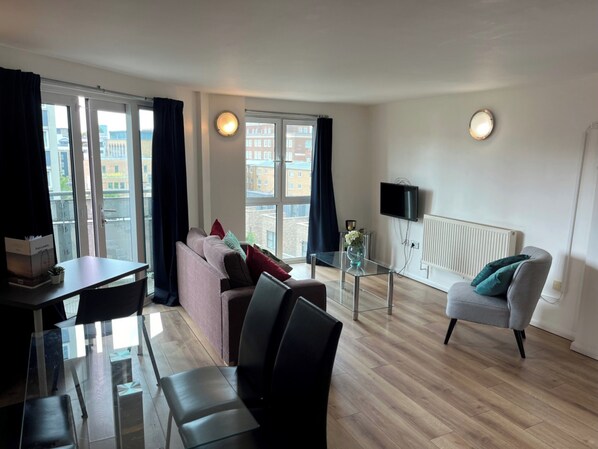 Room - Premium 2Pax Apartment with Kitchen  (London)