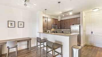 Apartment (1 Bedroom) | Private kitchen