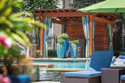 Landing Apartments - North Dallas