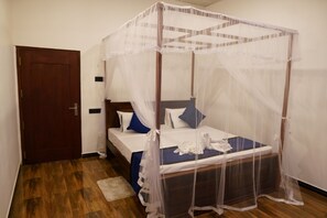 4 bedrooms, bed sheets