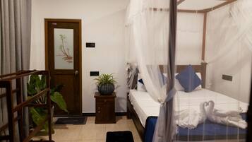 4 bedrooms, bed sheets