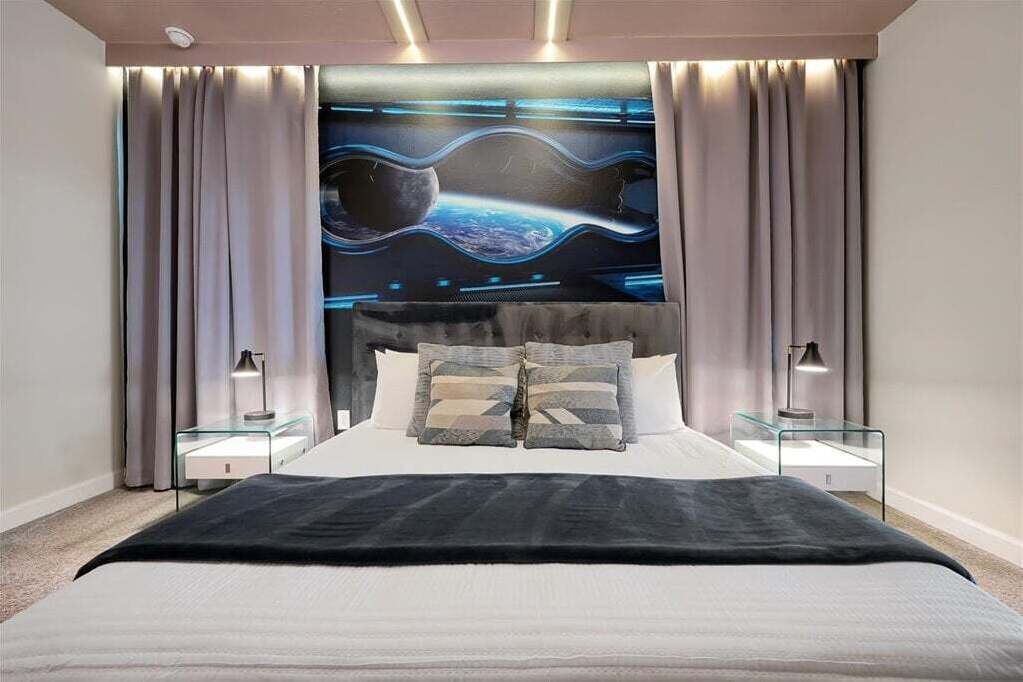 9 bedrooms, desk, iron/ironing board, free WiFi