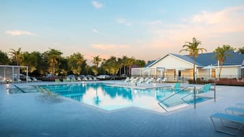 Kolam renang outdoor