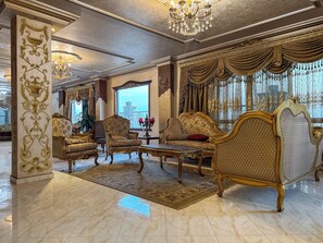 Interior - Family Friends Palace Space up to 13 person with PYRAMID VIEW 𓂀 𓋹𓃠𓆃𓅓𓆣 (محافظة الجيزة)