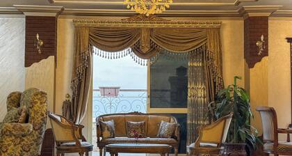 Family Friends Palace Space up to 13 person with PYRAMID VIEW 𓂀 𓋹𓃠𓆃𓅓𓆣