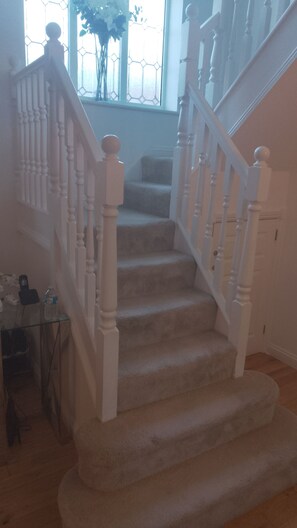 المنشأة من الداخل