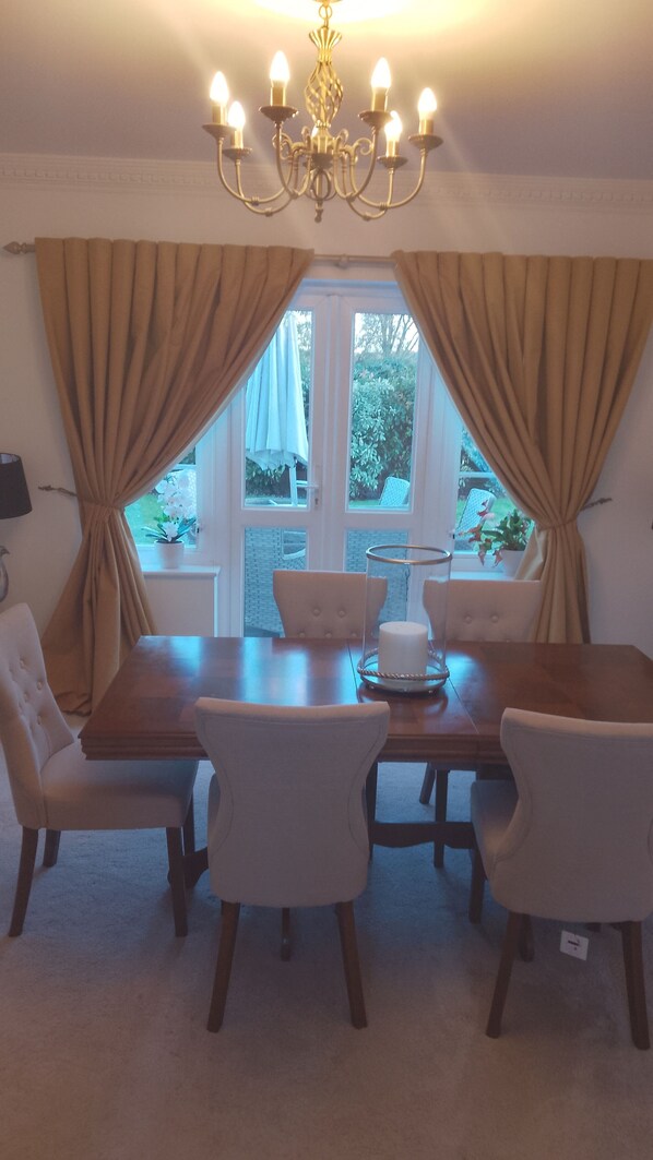 تناول الطعام