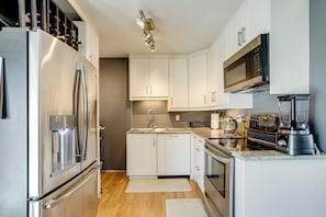 Interior - Furnished Patio! Suburban Gem 11 Mi to Dtwn Denver (Arvada)
