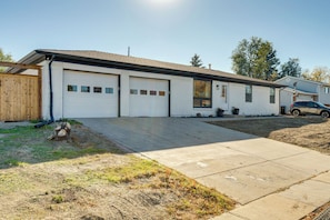 Interior - Furnished Patio! Suburban Gem 11 Mi to Dtwn Denver (Arvada)