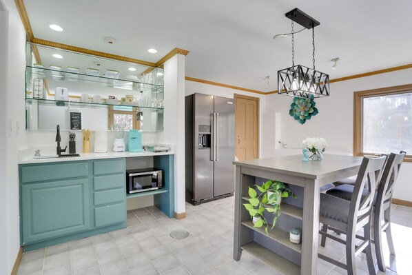 Apartment (1 Bedroom) | Front of property - 6 Mi to Barr Lake: Apt w/ Yard & Pool Access! (Brighton)