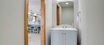 Shared Hot Tub & Yard: Home Near Dtwn Brighton