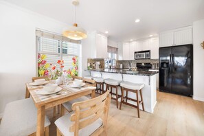 Dining - Rare 2BR Modern Urban Escape, Free Parking (Seattle)