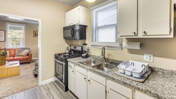 House (2 Bedrooms) | Interior