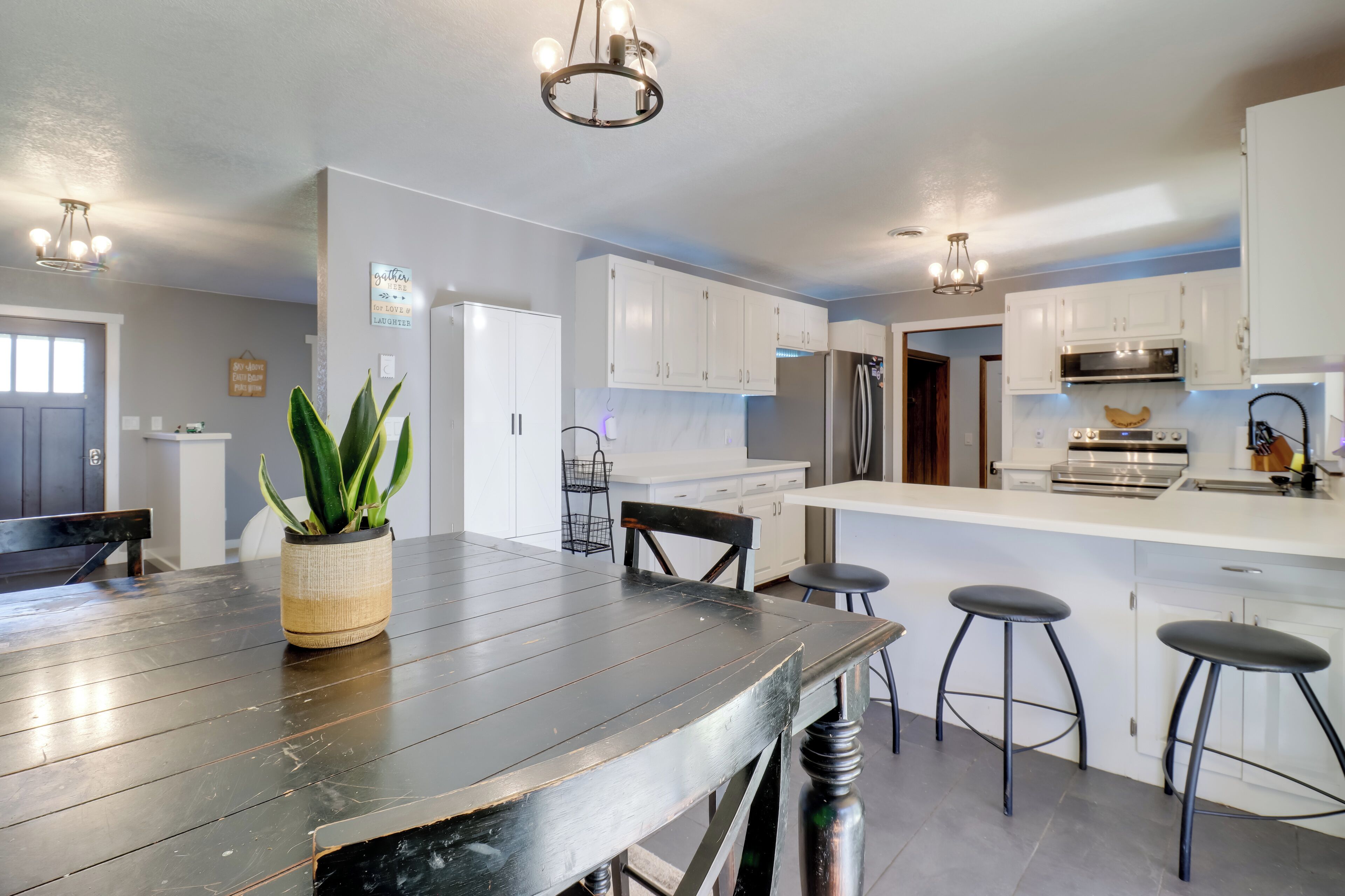 House (3 Bedrooms) | Interior