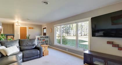 11 Mi to Maple Lake: Family-friendly Fertile Home