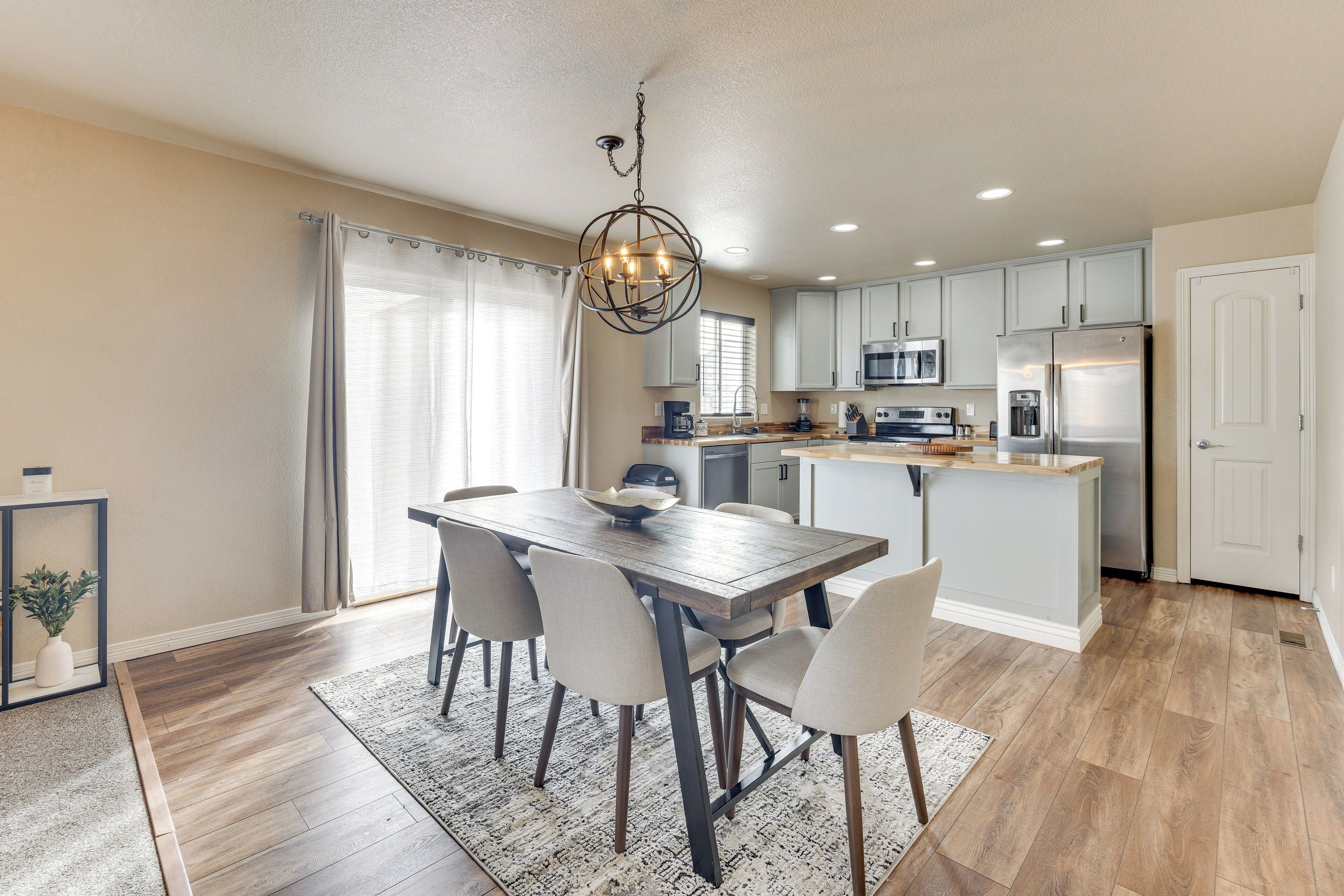 House (4 Bedrooms) | Interior