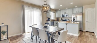 Explore Pikes Peak & Colorado Springs: Family Home