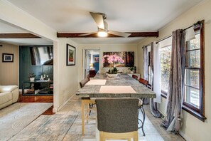 Interior - Easy Cleveland Access! Quiet Suburb Stay w/ Yard (Oakwood Village)
