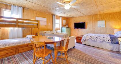 Hike, Ski & Golf: Water-view Lake Winola Retreat!