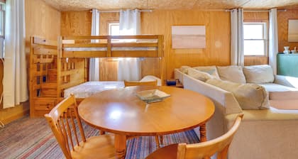 Hike, Ski & Golf: Water-view Lake Winola Retreat!