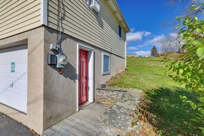 Apartment (0 Bedroom) | Interior - Hike, Ski & Golf: Water-view Lake Winola Retreat! (Lake Winola)