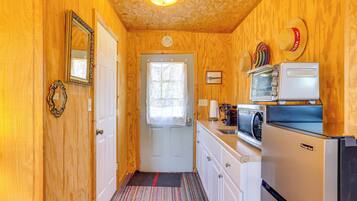 Apartment (0 Bedroom) | Interior