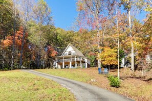 Apartment (1 Bedroom) | Interior - Near Nottely Lake: Serene Couple's Retreat w/ Deck (Blairsville)