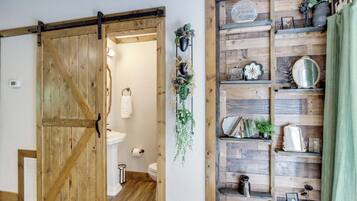 House (1 Bedroom) | Interior