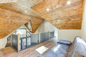 House (2 Bedrooms) | Interior - New Build! Secluded Mountain Home in Murphy (Murphy)