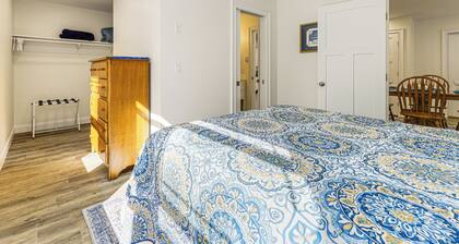 2 Mi to Grimes Cove! 2-story Unit on 3 Acres