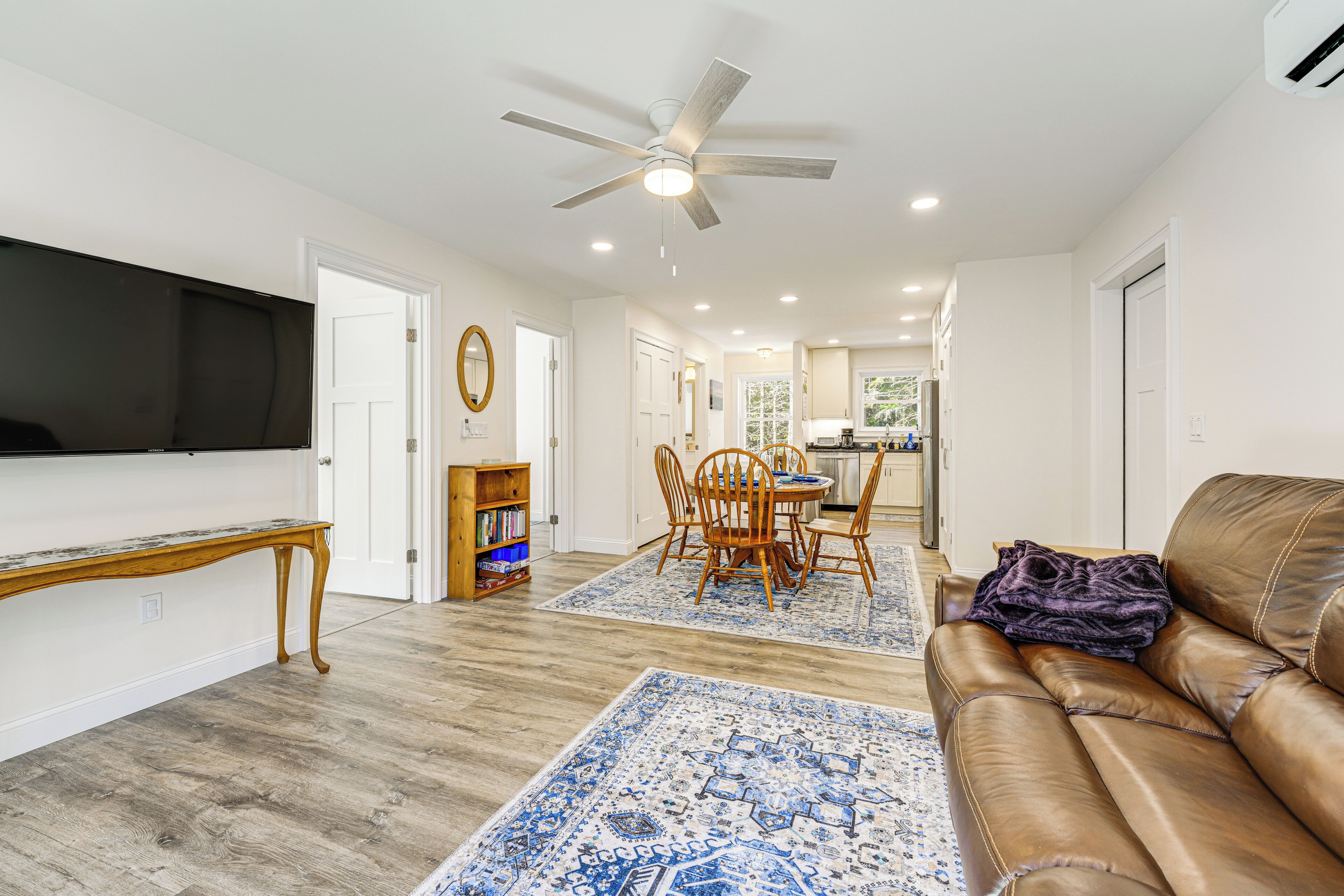 Apartment (2 Bedrooms) | Bahagian dalam