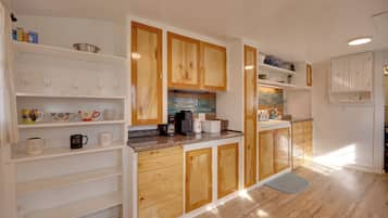 House (1 Bedroom) | Interior