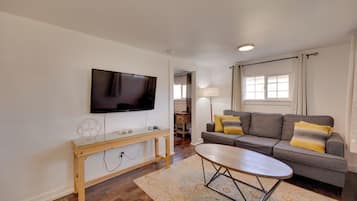 House (1 Bedroom) | Interior