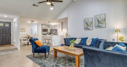 Families Welcome! Recently Renovated Home in Katy