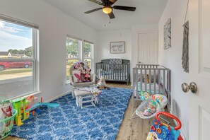 Interior - Families Welcome! Recently Renovated Home in Katy (Katy)