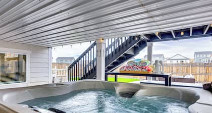 8 Mi to Usafa! Hot Tub Haven in Colorado Springs