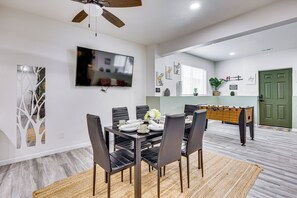 Interior - 8 Mi to Usafa! Hot Tub Haven in Colorado Springs (Colorado Springs)