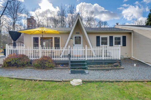 Game Room, Hot Tub & Fire Pit: Pocono Lake Escape!