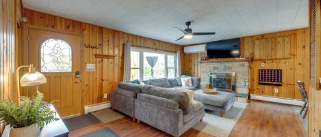 House (3 Bedrooms) | Front of property