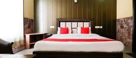 Luxury Single Room, City View | Free WiFi