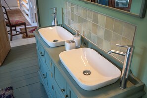 Bathroom - Greengates Nature Filled Escape (Monmouth)