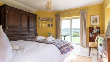 Iron/ironing board, free WiFi