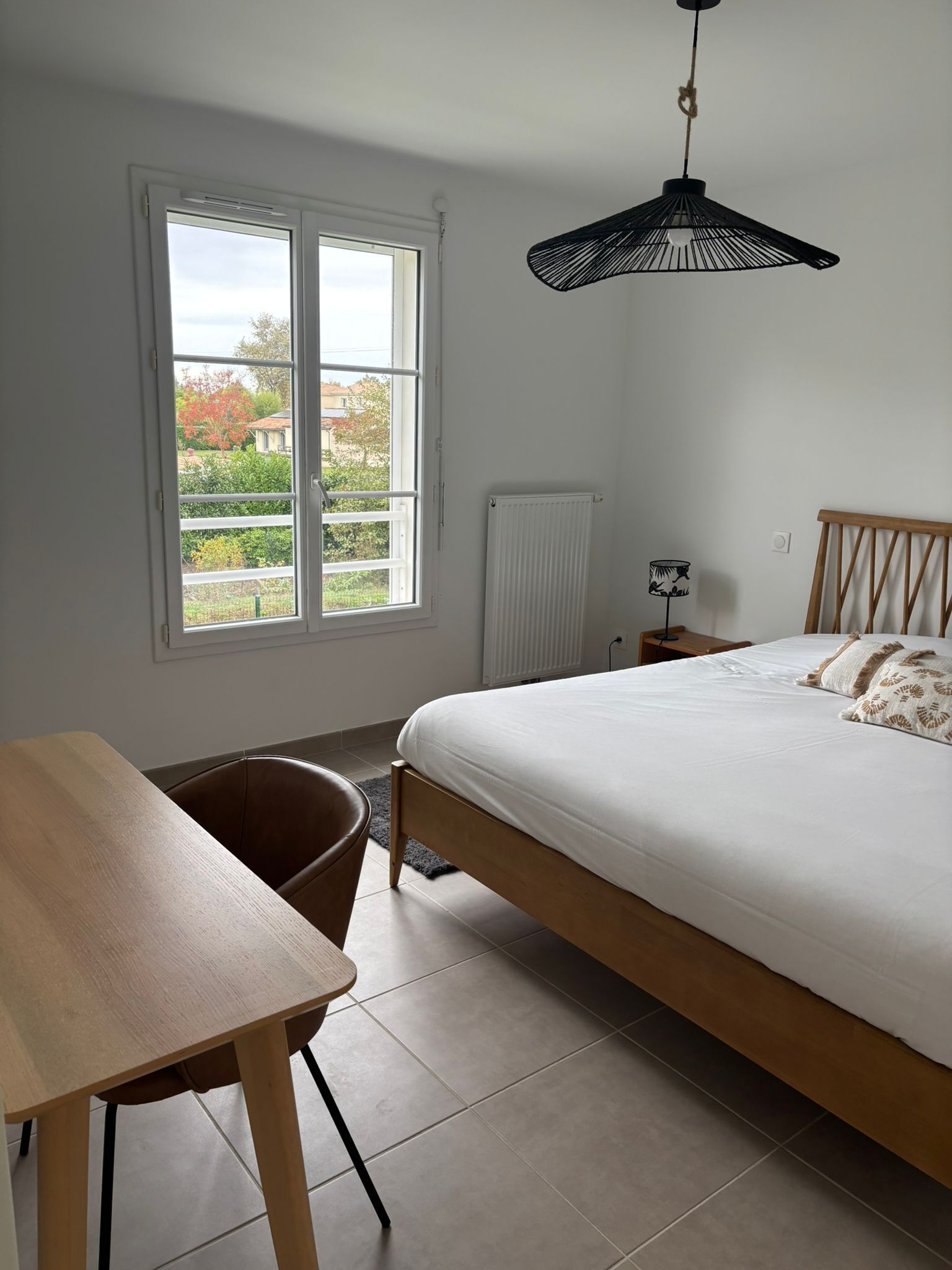 3 多间卧室、上网接入、床单