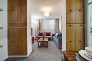 TV - Westminster 2-Bed Flat Near Victoria Station (London)
