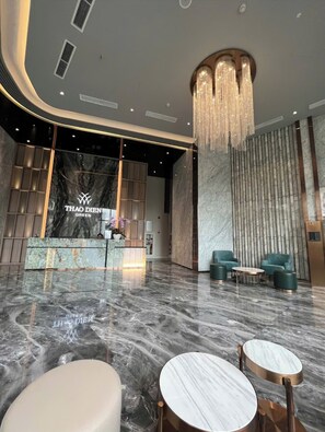 ฝ่ายต้อนรับ